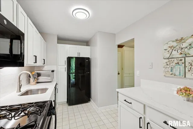 $114,900 | 1800 7th Street, Unit 2A, East Moline, IL 61244