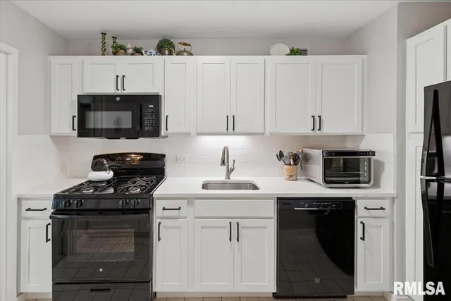 $119,500 | 1800 7th Street, Unit 2A, East Moline, IL 61244