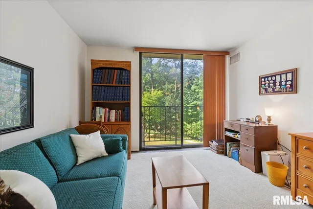 $114,900 | 1800 7th Street, Unit 2A, East Moline, IL 61244