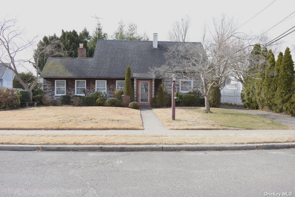 22 Cheshire Road Bethpage, NY 11714 - Photo 1 of 1 a view of the house with a yard