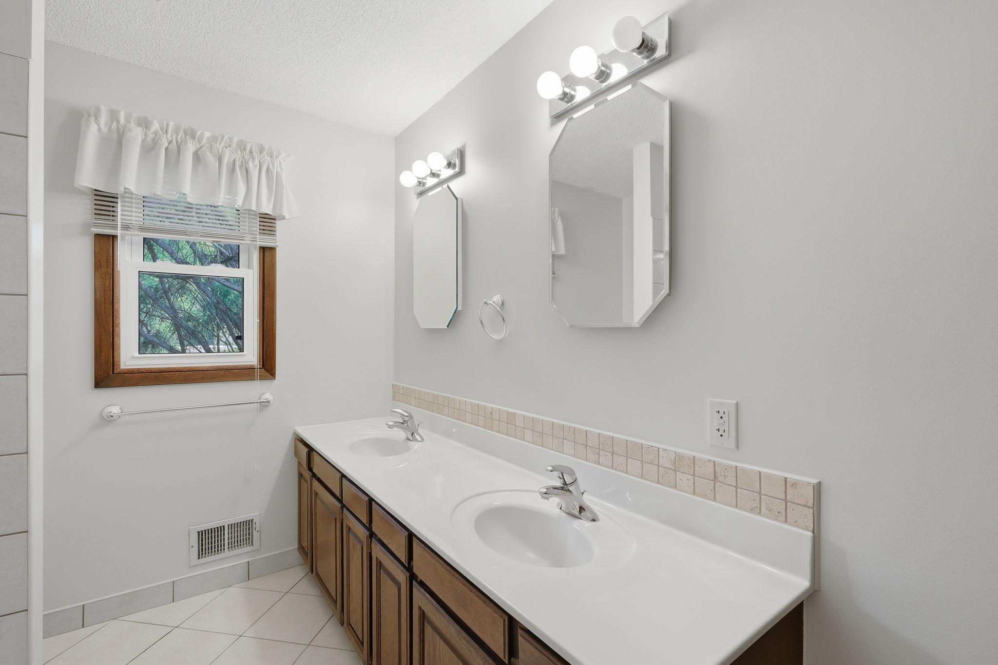 16500 Lake Ridge Drive Maple Grove, MN 55311 - Photo 15 of 39