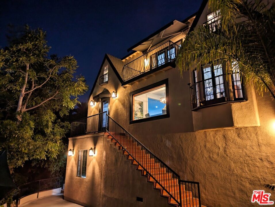 11264 Sunshine Terrace, Studio City, CA 91604 Compass