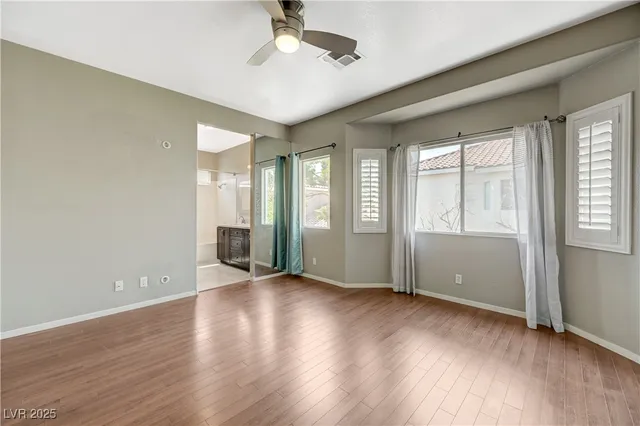 $1,945 | 971 Whispering Grove Avenue, Las Vegas, NV 89123