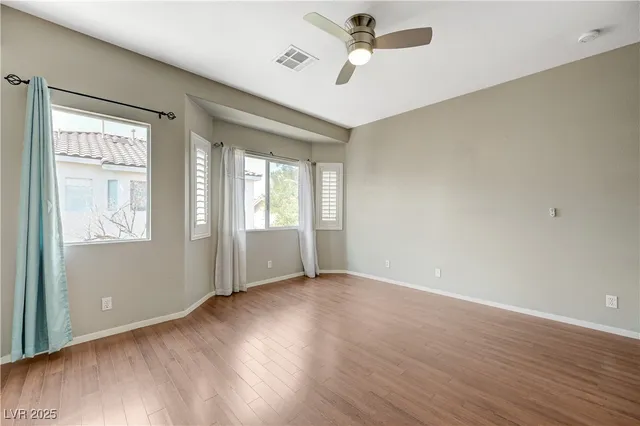 $1,945 | 971 Whispering Grove Avenue, Las Vegas, NV 89123