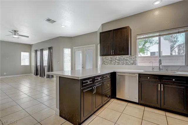 $1,945 | 971 Whispering Grove Avenue, Las Vegas, NV 89123