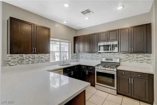 $1,945 | 971 Whispering Grove Avenue, Las Vegas, NV 89123