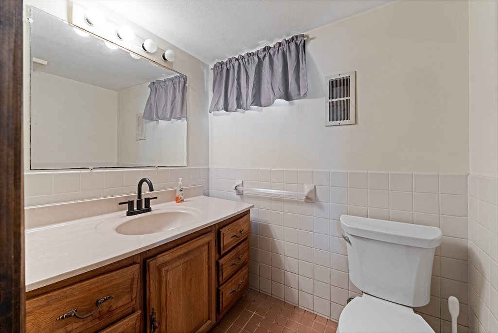 48 Ray Street Ludlow, MA 01056 - Photo 26 of 37 Gallery Image 26