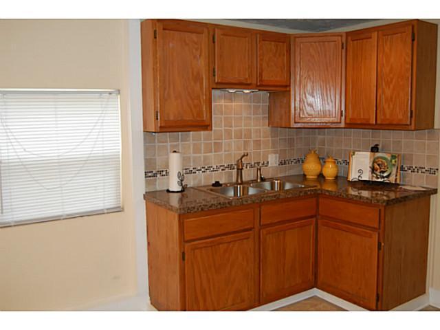 2010 Stelzer Road Columbus, OH 43219 - Photo 3 of 17