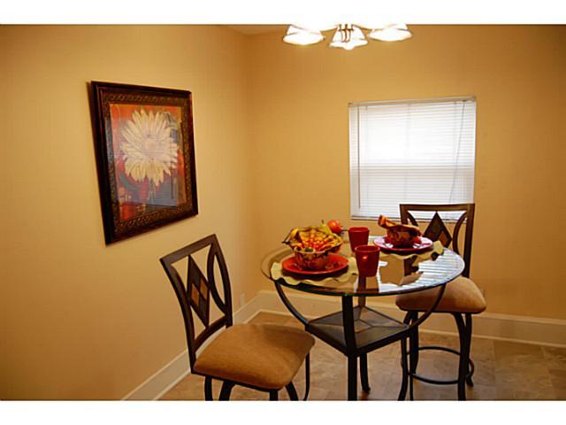 2010 Stelzer Road Columbus, OH 43219 - Photo 5 of 17