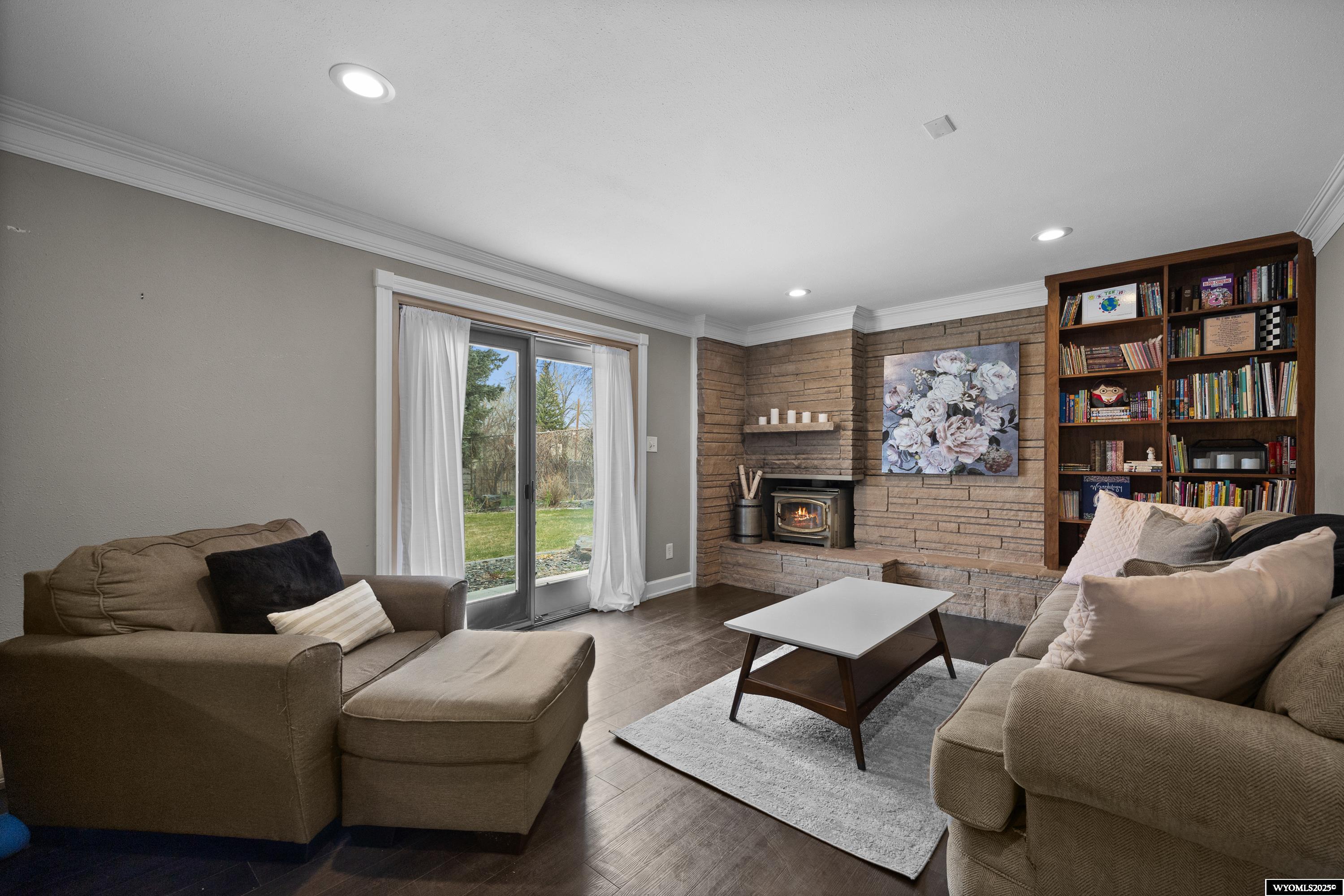 1008 West 25th Street Casper, WY 82604 - Photo 4 of 33