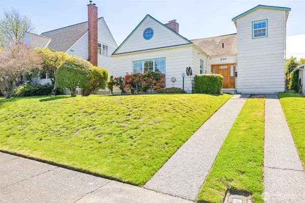$525,000 | 230 West 14th Street, Port Angeles, WA 98362