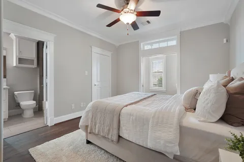 $1,070,000 | 537 West 22nd Street, Houston, TX 77008