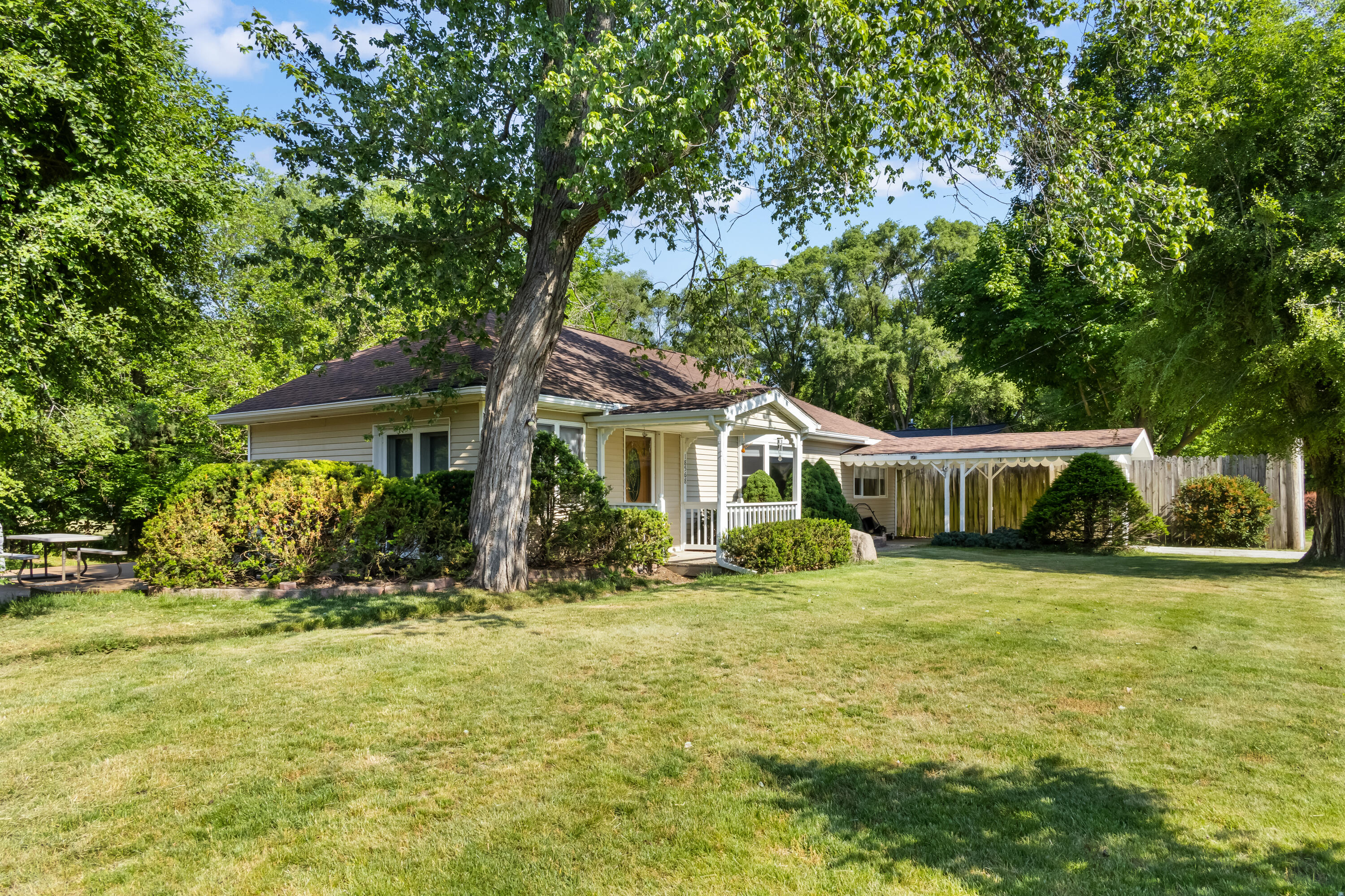 18568 Williamsville Road Gregory, MI 48137 - Photo 20 of 29 IMG_3971