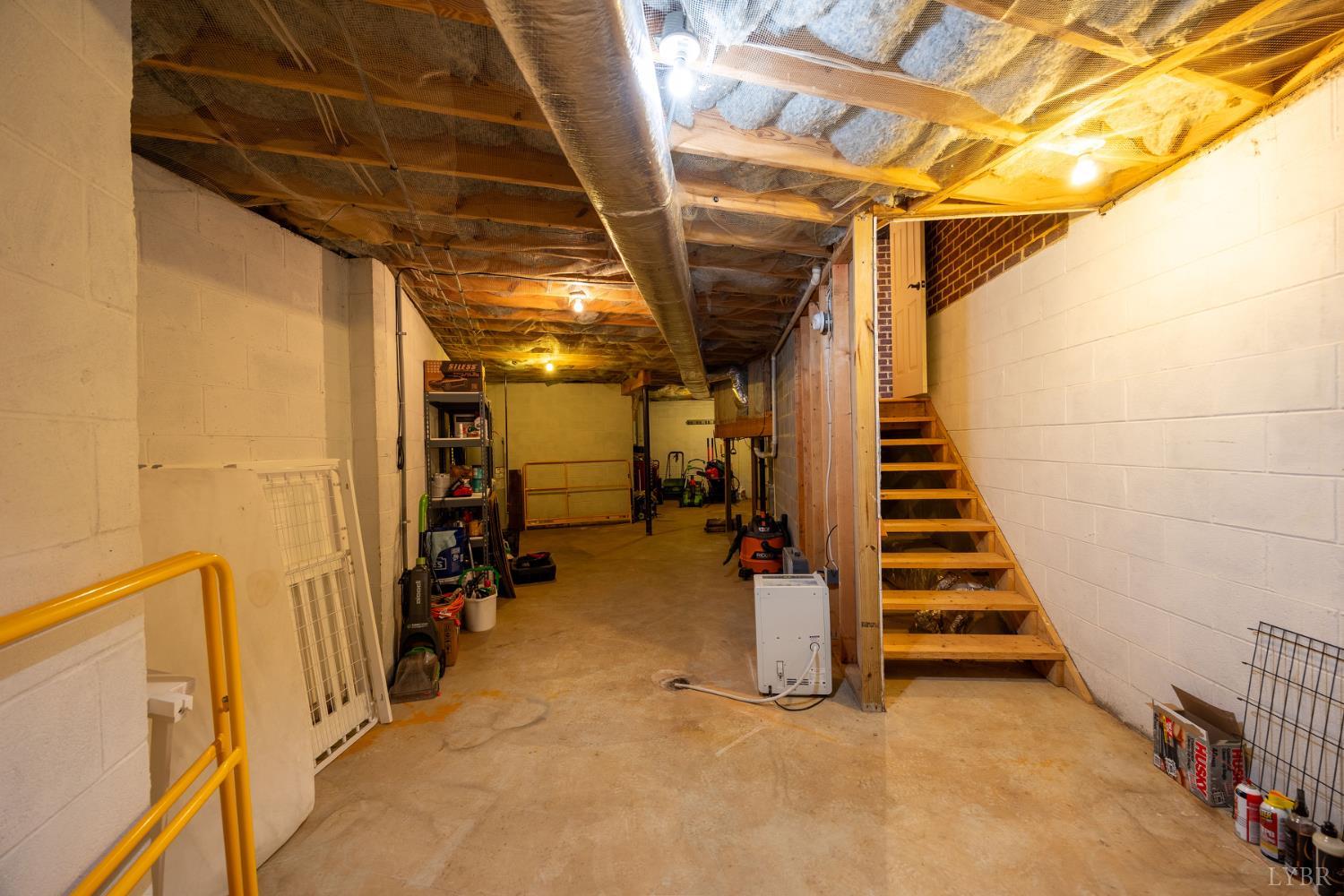 2246 Country Club Road Appomattox, VA 24522 - Photo 40 of 41 a view of entryway with stairs