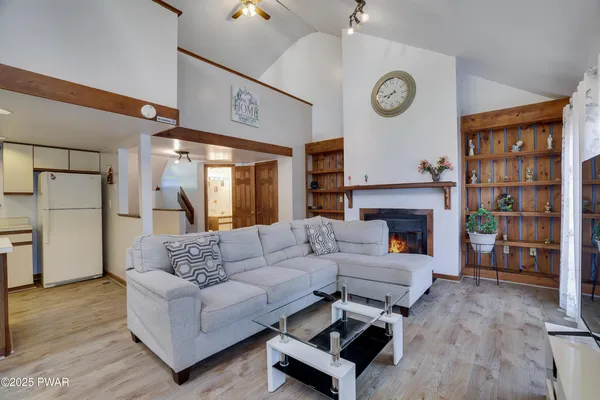 $225,000 | 3336 Windemere Drive, Bushkill, PA 18324