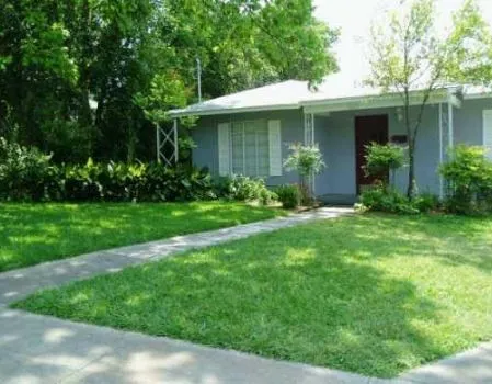 $3,300 | 825 Harris Avenue, Austin, TX 78705