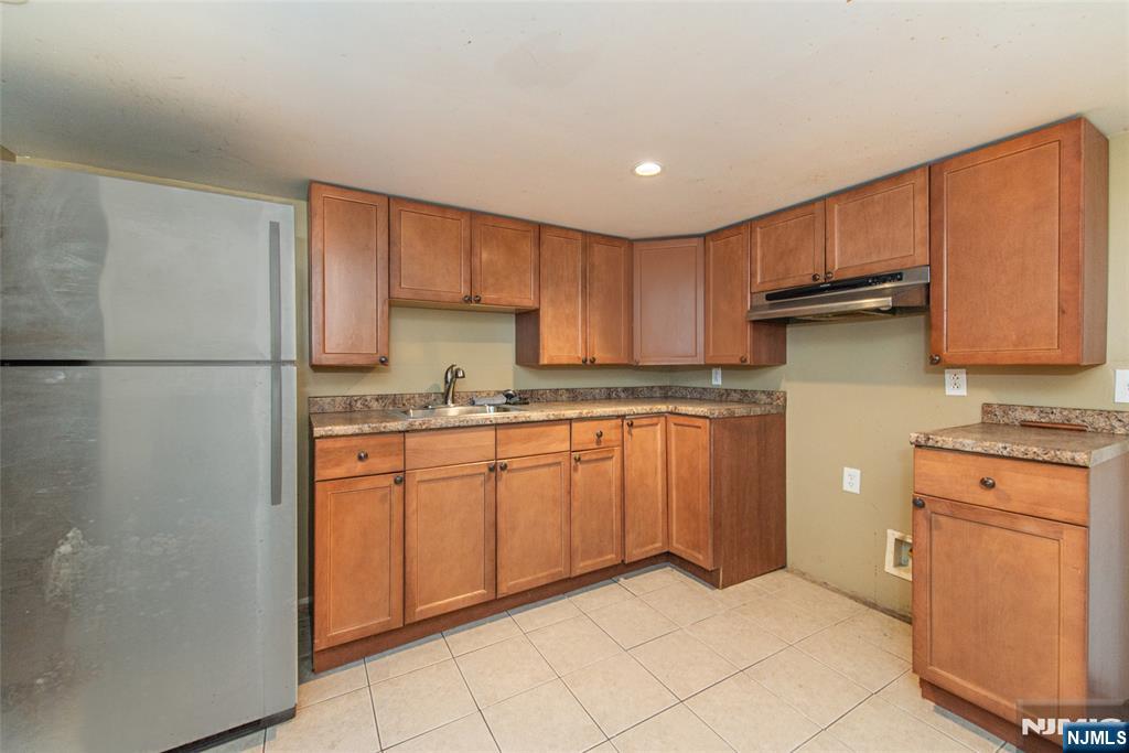 18 Van Rensselear Street Belleville, NJ 07109 - Photo 6 of 23