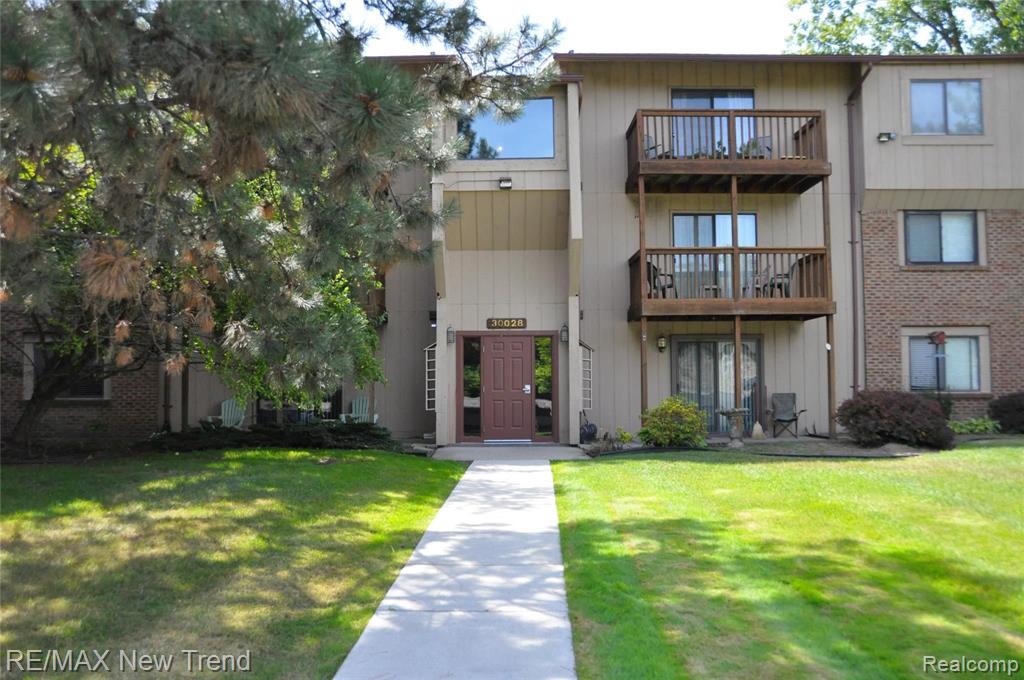 30028 West Twelve Mile Road, Unit 32 Farmington, MI 48334 - Photo 1 of 16