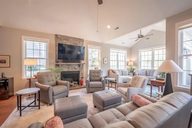 $525,000 | 6043 Liberty Boulevard, Gibsonia, PA 15044