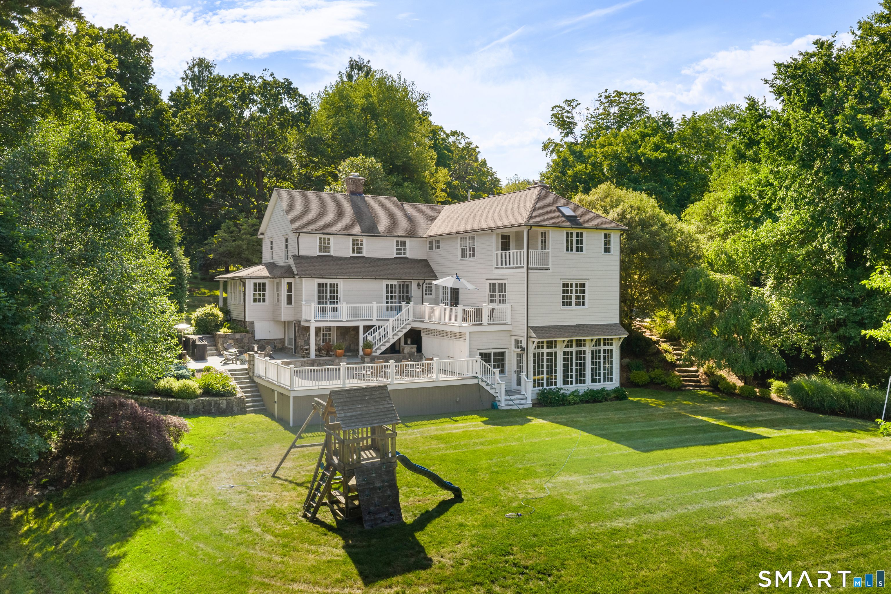 2444 Bronson Road Fairfield, CT 06824 - Photo 27 of 35
