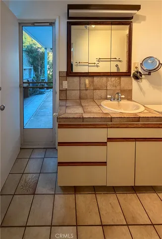 $5,800 | 5516 Ethel Avenue, Sherman Oaks, CA 91401