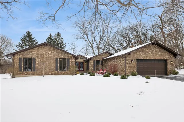 $599,000 | 24423 West Hunters Lane, Deer Park, IL 60010