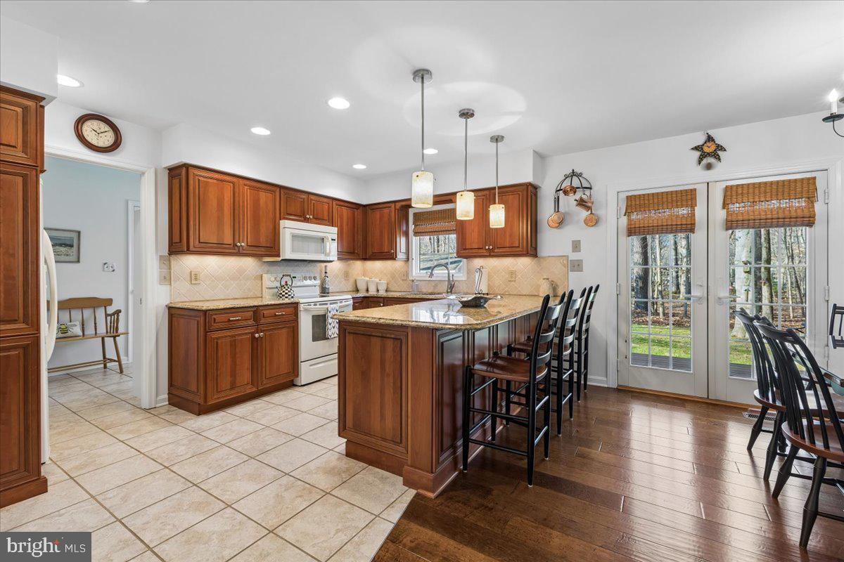 108 Gloucester Road Queenstown, MD 21658 - Photo 14 of 57 Recessed and pendant lighting