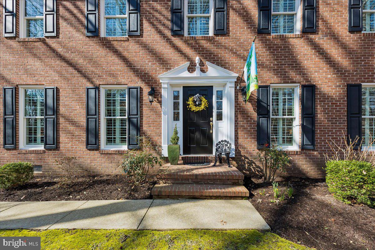 108 Gloucester Road Queenstown, MD 21658 - Photo 3 of 57 Sidewalk leading from the driveway