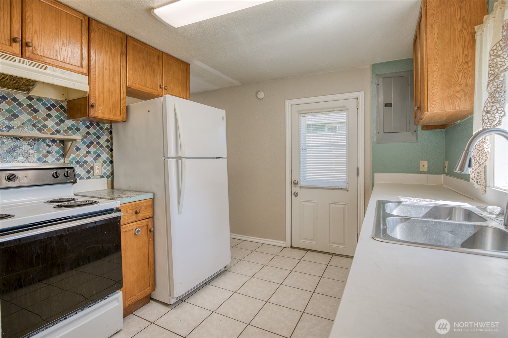 121 West Marion Street Aberdeen, WA 98520 - Photo 9 of 24