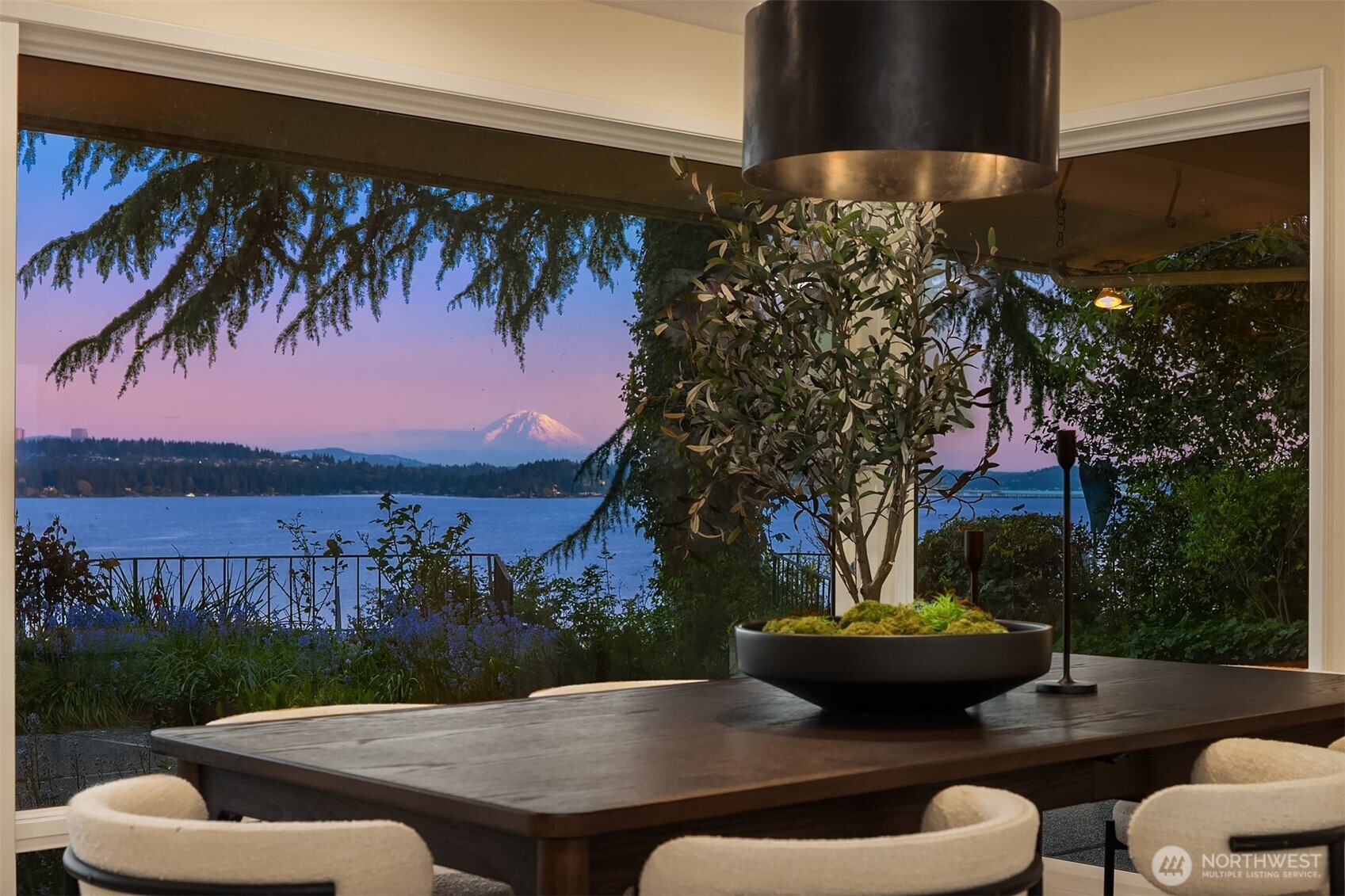 a view of a patio in back of house