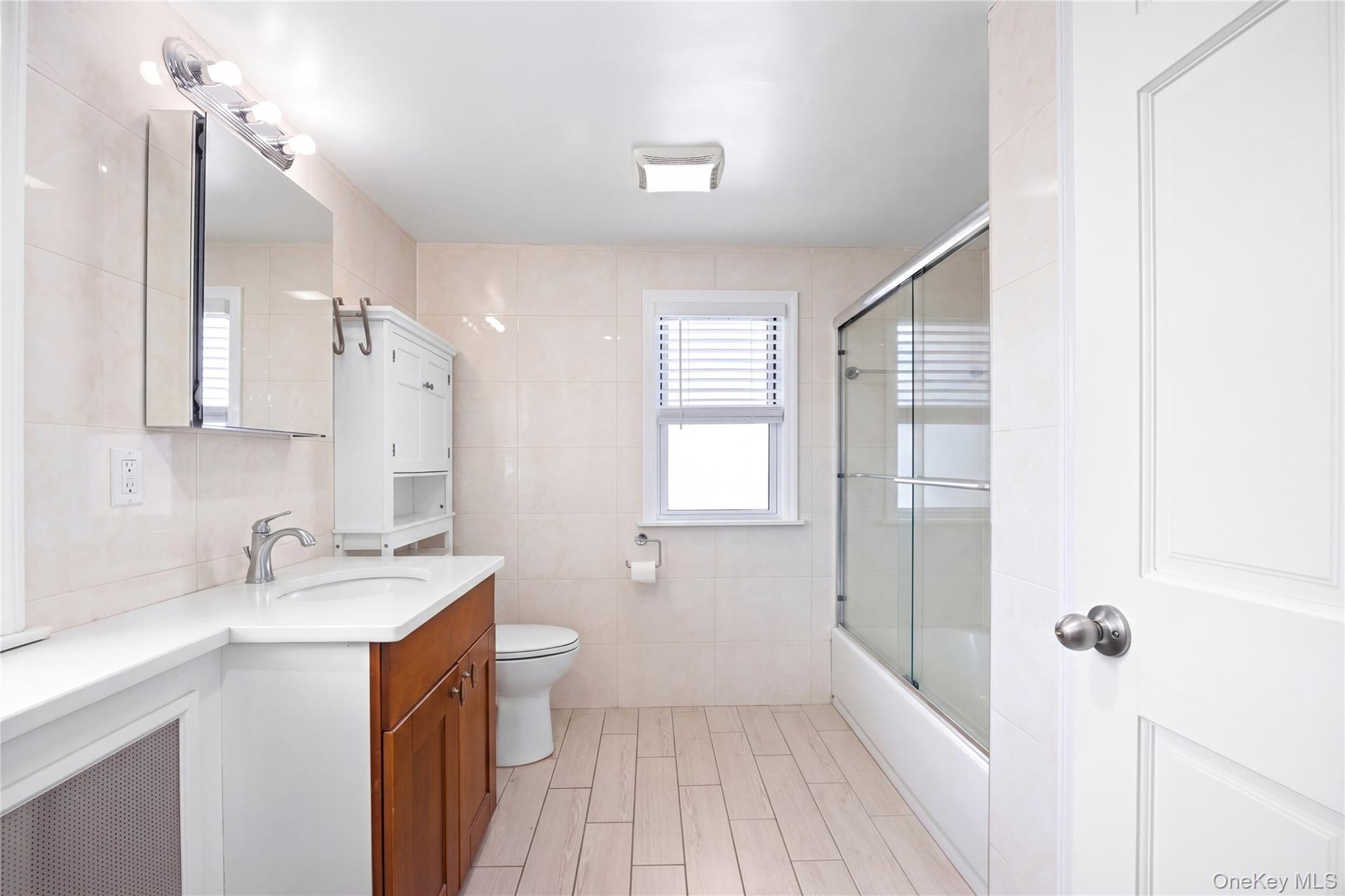 3 3rd Street Greenvale, NY 11548 - Photo 18 of 34