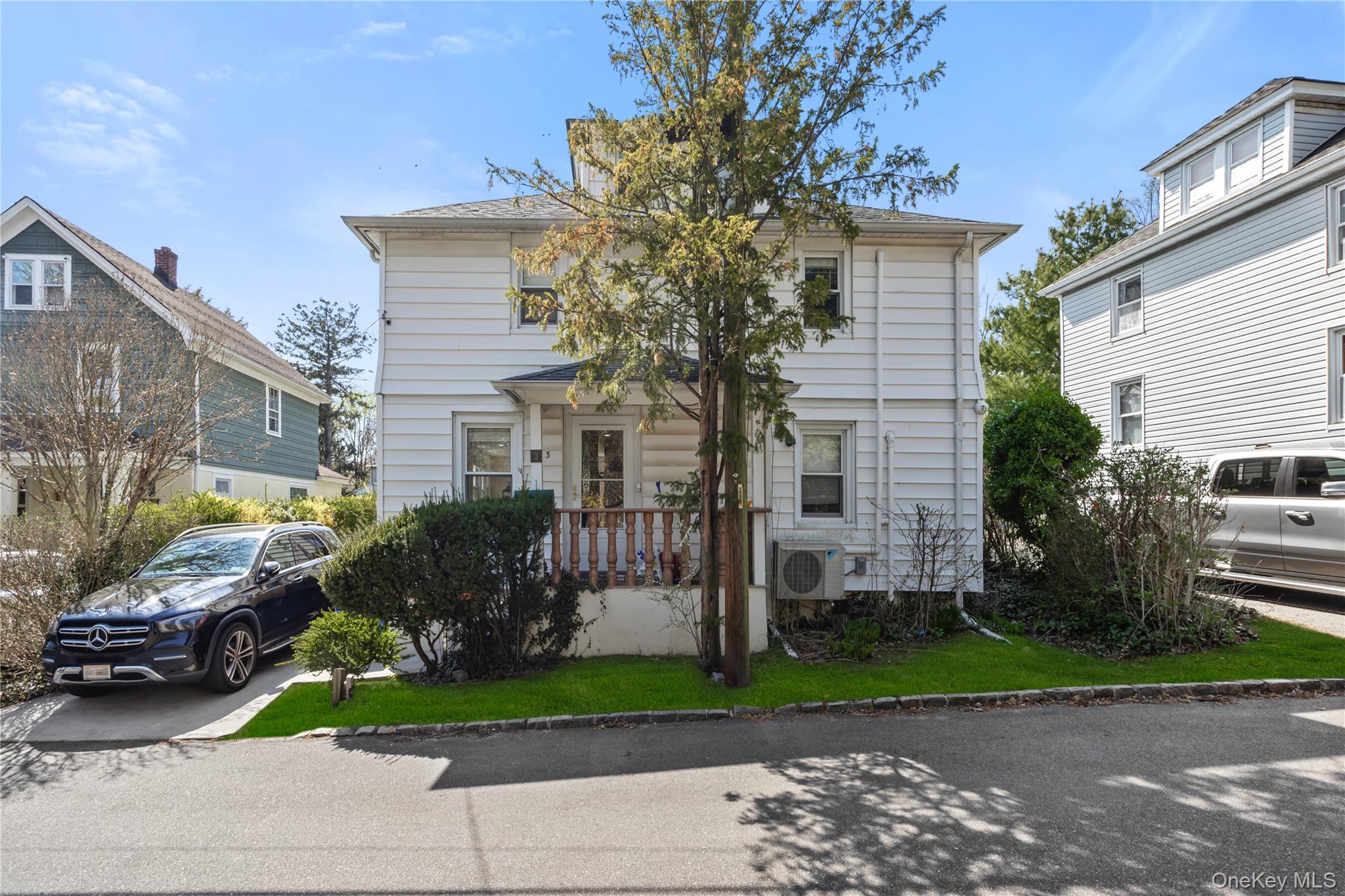 3 3rd Street Greenvale, NY 11548 - Photo 2 of 34