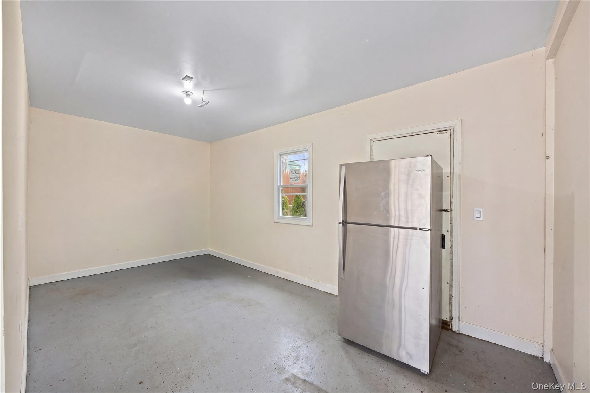 3 3rd Street Greenvale, NY 11548 - Photo 29 of 34