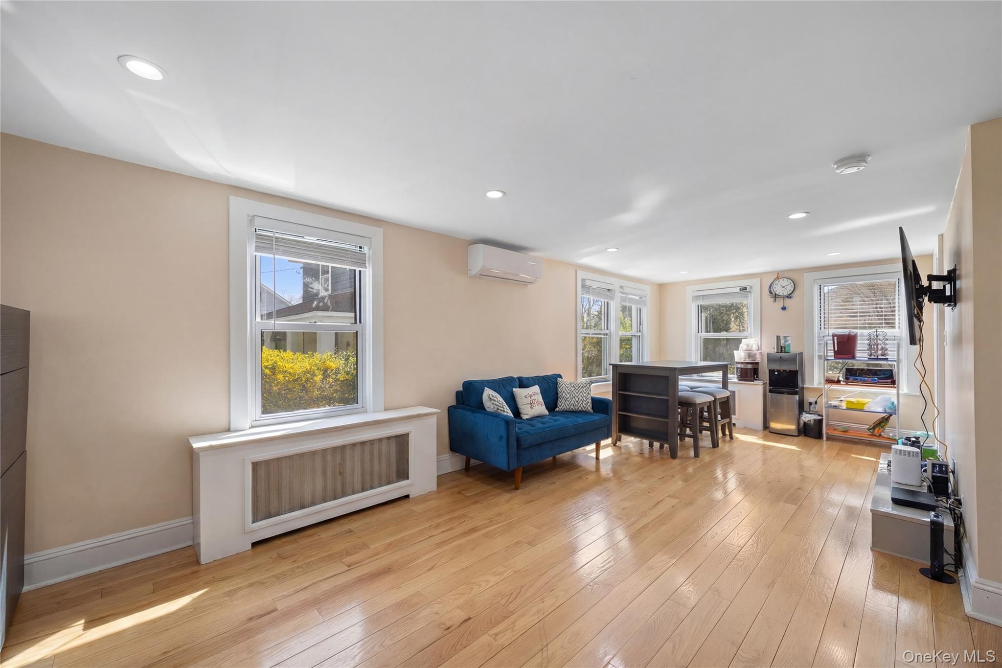 3 3rd Street Greenvale, NY 11548 - Photo 5 of 34