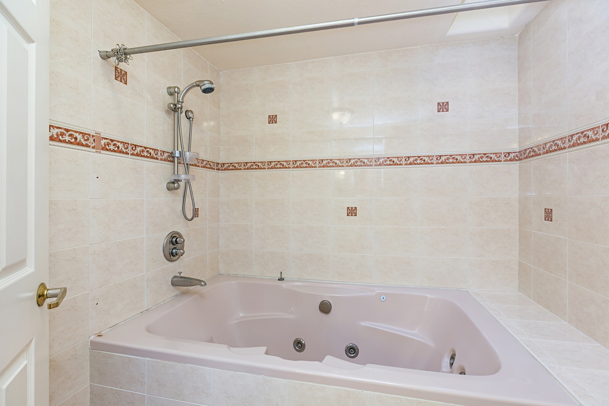 4918 Galicia Way Oceanside, CA 92056 - Photo 11 of 22