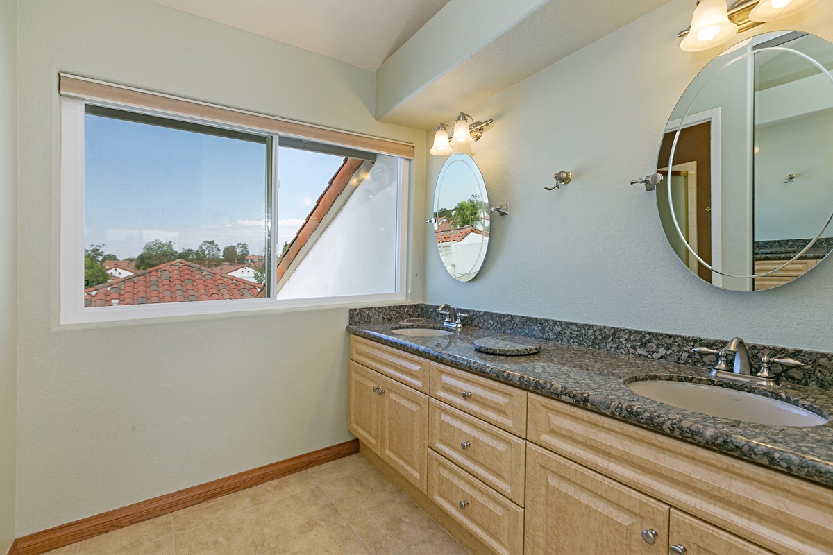 4918 Galicia Way Oceanside, CA 92056 - Photo 15 of 22