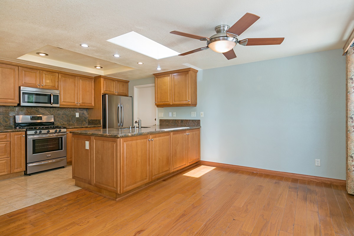 4918 Galicia Way Oceanside, CA 92056 - Photo 6 of 22