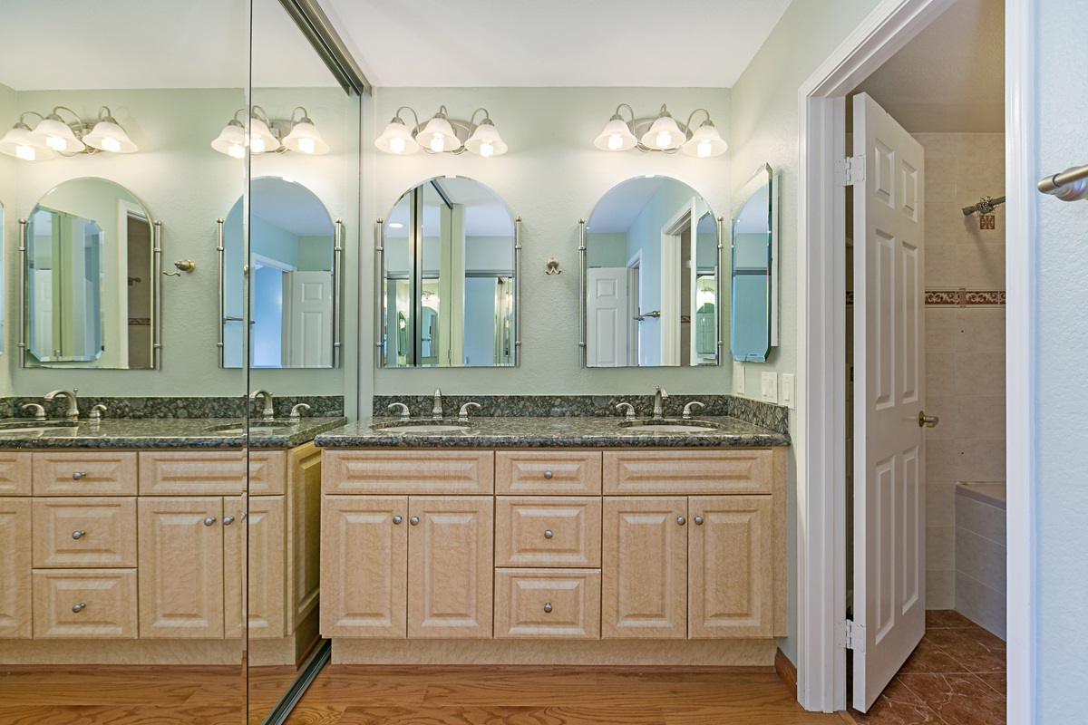 4918 Galicia Way Oceanside, CA 92056 - Photo 10 of 22