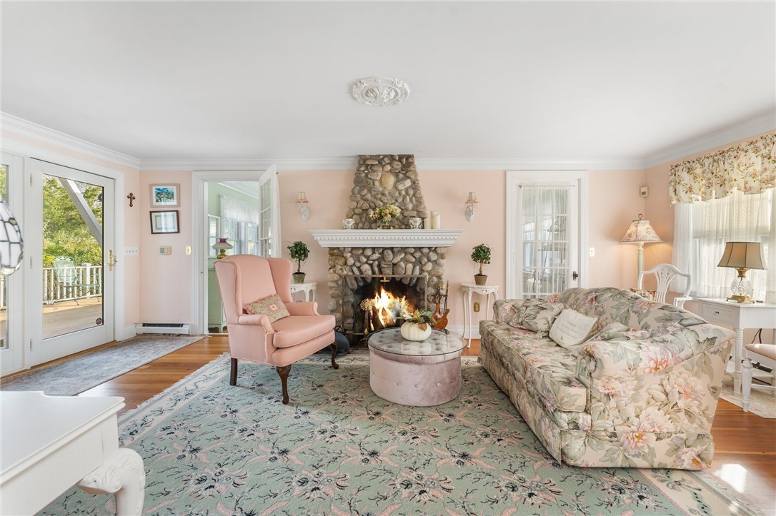 55 Crandall Avenue Westerly, RI 02891 - Photo 15 of 47