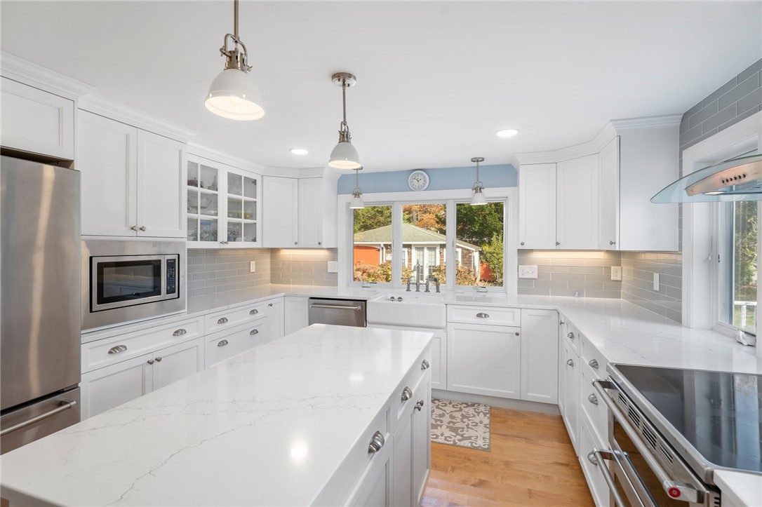 55 Crandall Avenue Westerly, RI 02891 - Photo 19 of 47