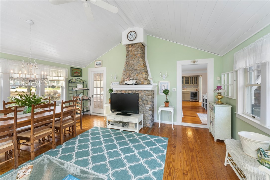 55 Crandall Avenue Westerly, RI 02891 - Photo 24 of 47