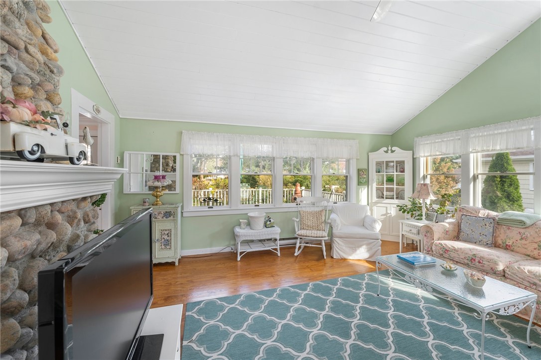 55 Crandall Avenue Westerly, RI 02891 - Photo 25 of 47