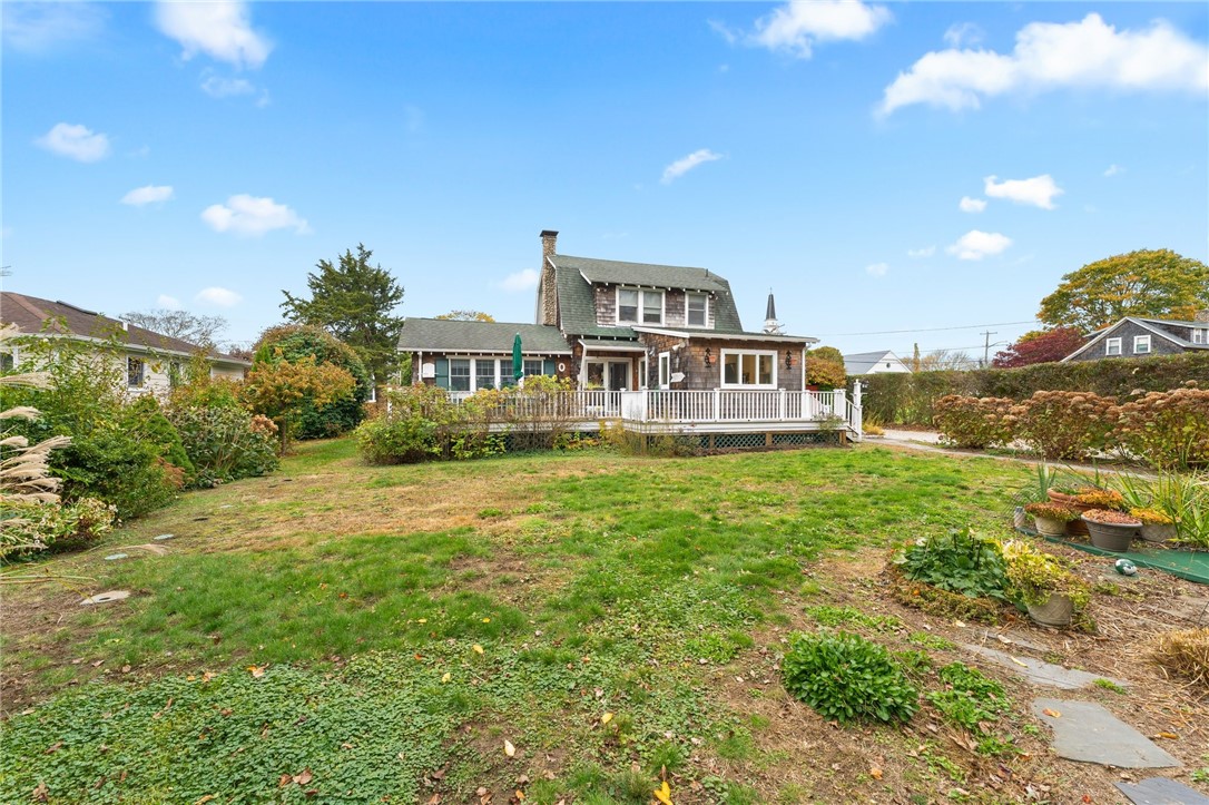 55 Crandall Avenue Westerly, RI 02891 - Photo 9 of 47