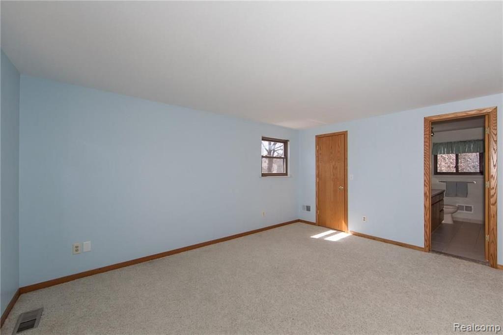 7783 Chichester Road Canton, MI 48187 - Photo 33 of 45