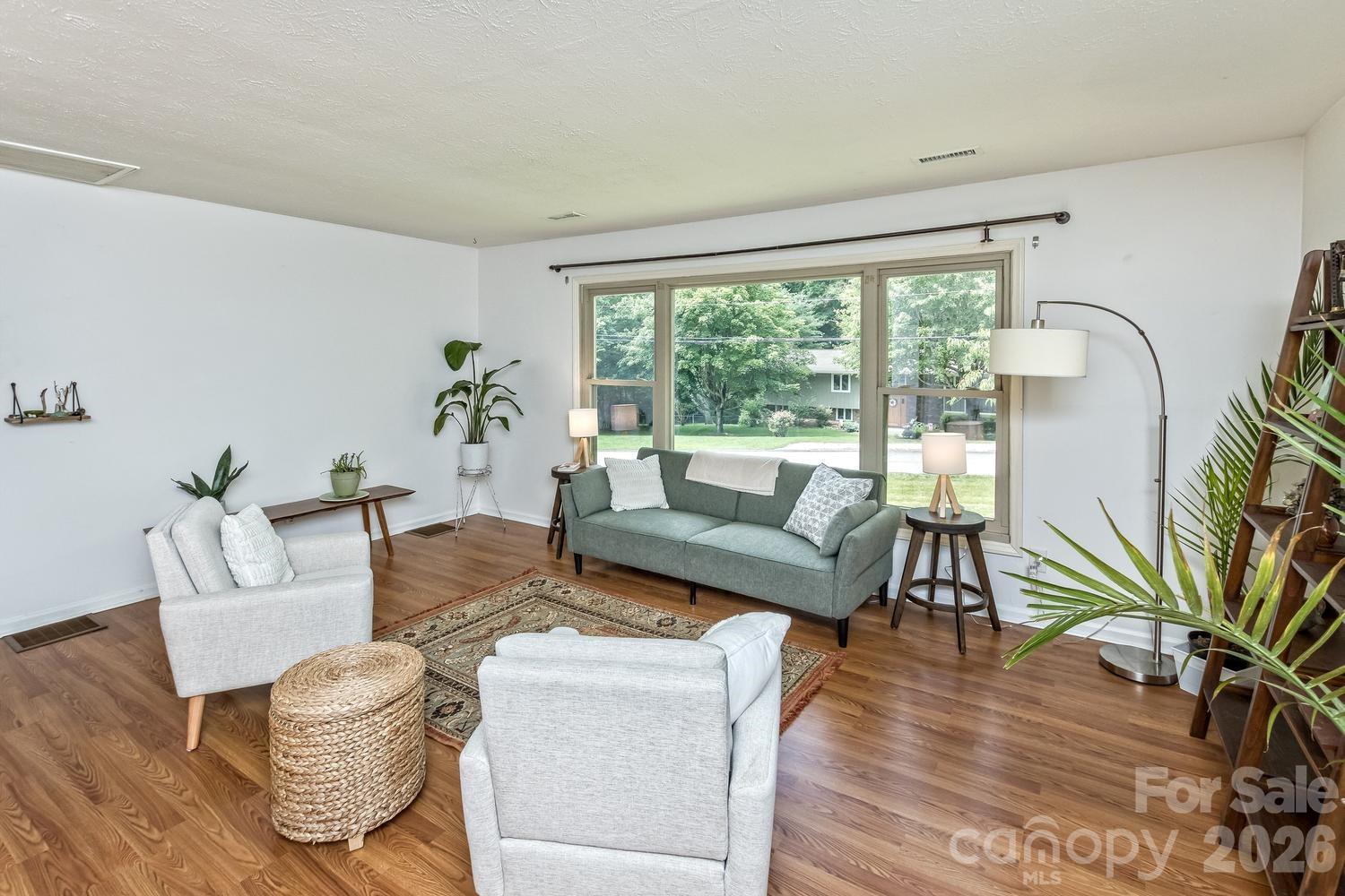 17 Rhododendron Place Asheville, NC 28805 - Photo 6 of 36