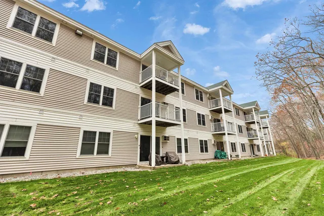 $354,900 | 265 Edward J Roy Drive, Unit 207, Manchester, NH 03104