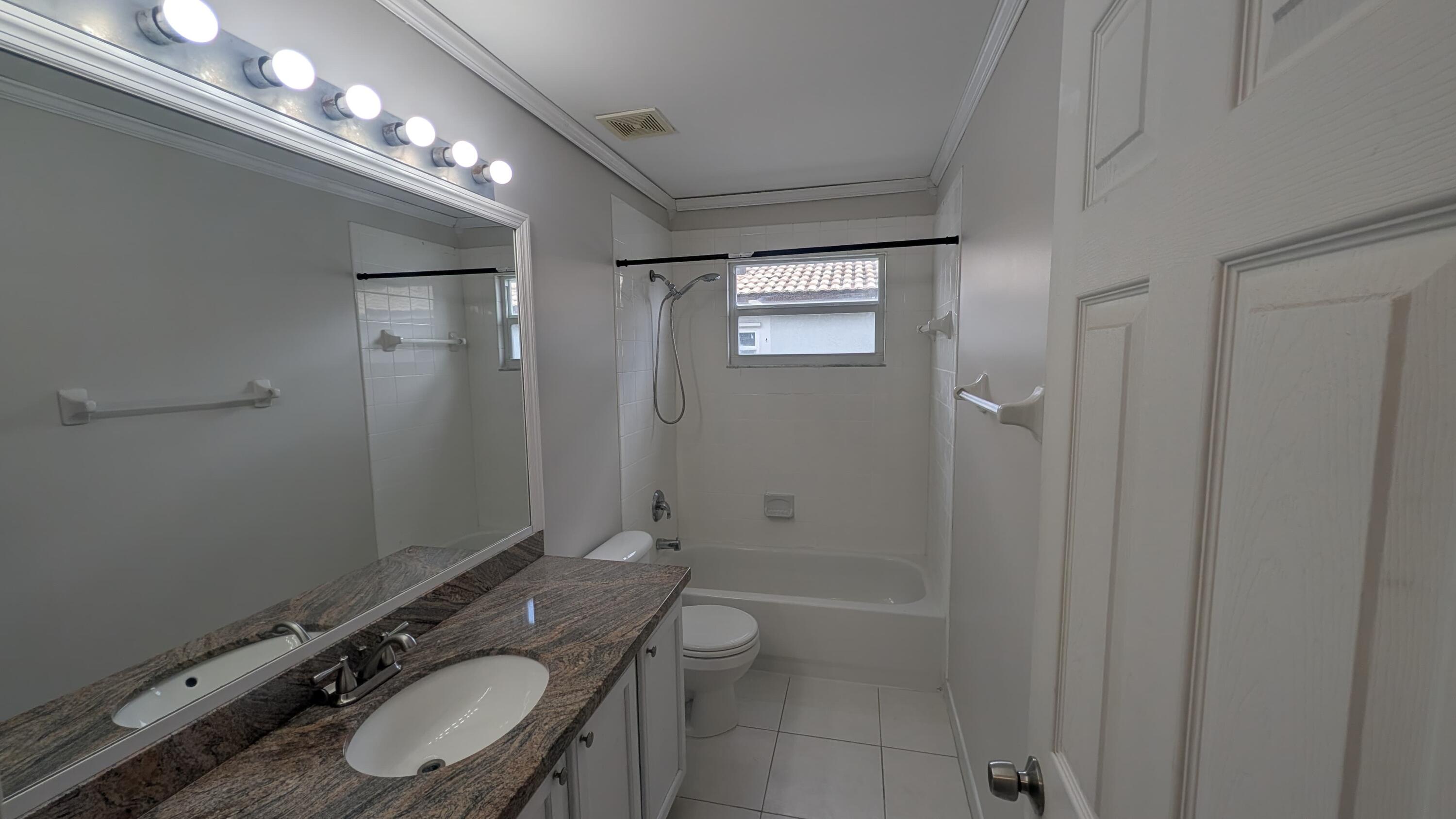 346 Timberwalk Trail Jupiter, FL 33458 - Photo 19 of 39 WhatsApp Image 2026-06-15 at 15.24.37