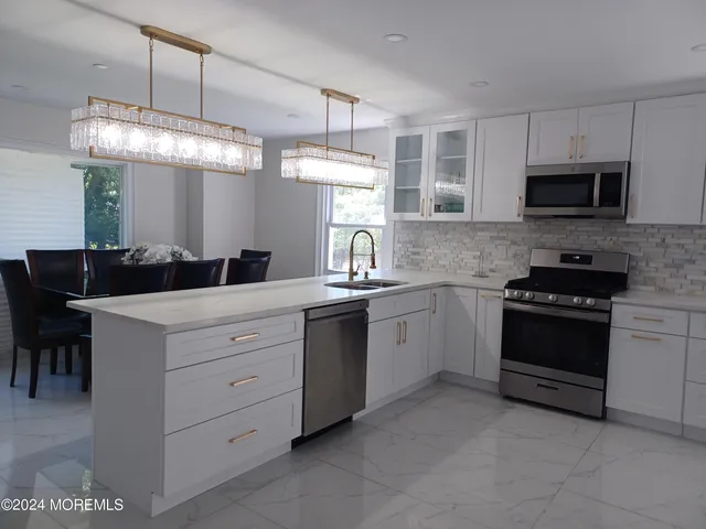 $2,600 | 240 Woodcrest Road, Oakhurst, NJ 07755