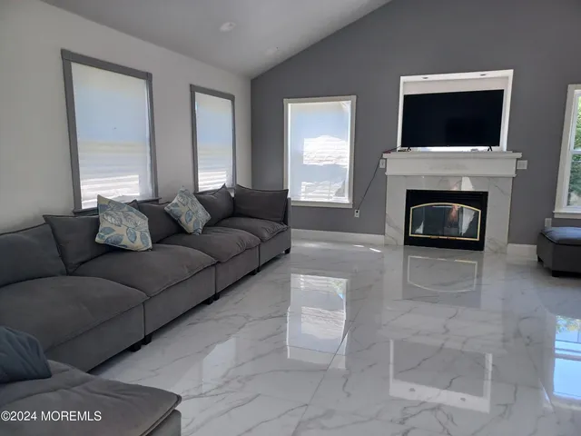 $2,600 | 240 Woodcrest Road, Oakhurst, NJ 07755