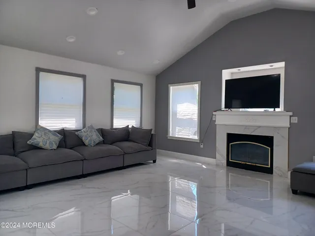 $2,600 | 240 Woodcrest Road, Oakhurst, NJ 07755